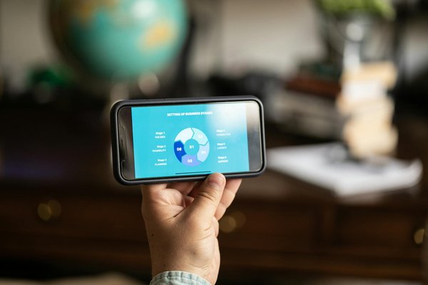 Où louer une maison de vacances en Provence avec des ateliers de cuisine et des visites de marchés locaux?